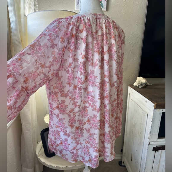 Women's blouse - Picture 7 of 10